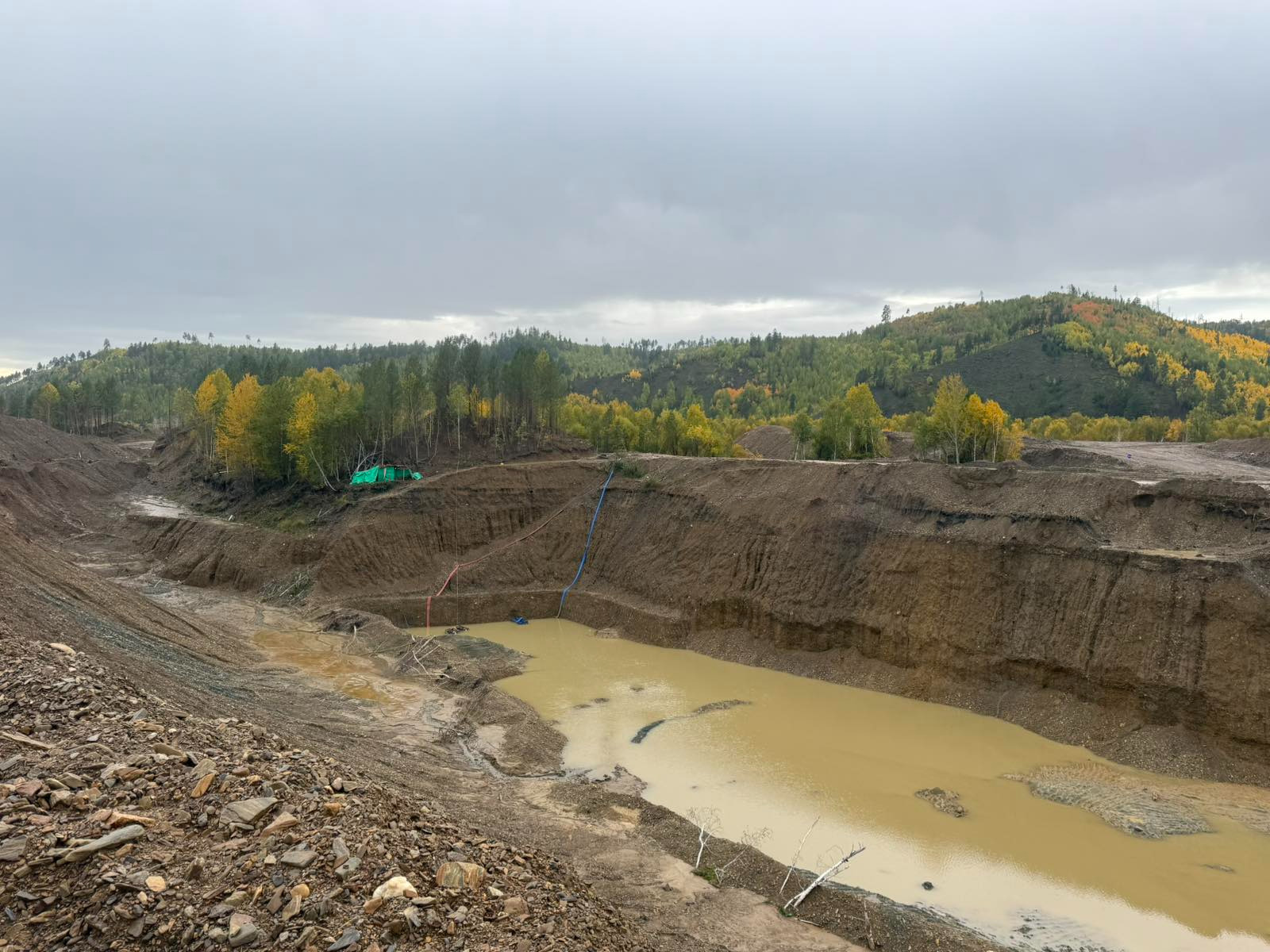Байгаль орчны зөрчлийн чиглэлээр 9-р сард 153 гомдол, мэдээллийг шалгав